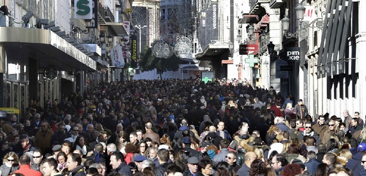 Las familias españolas vuelven a endeudarse por el ‘boom’ del consumo
